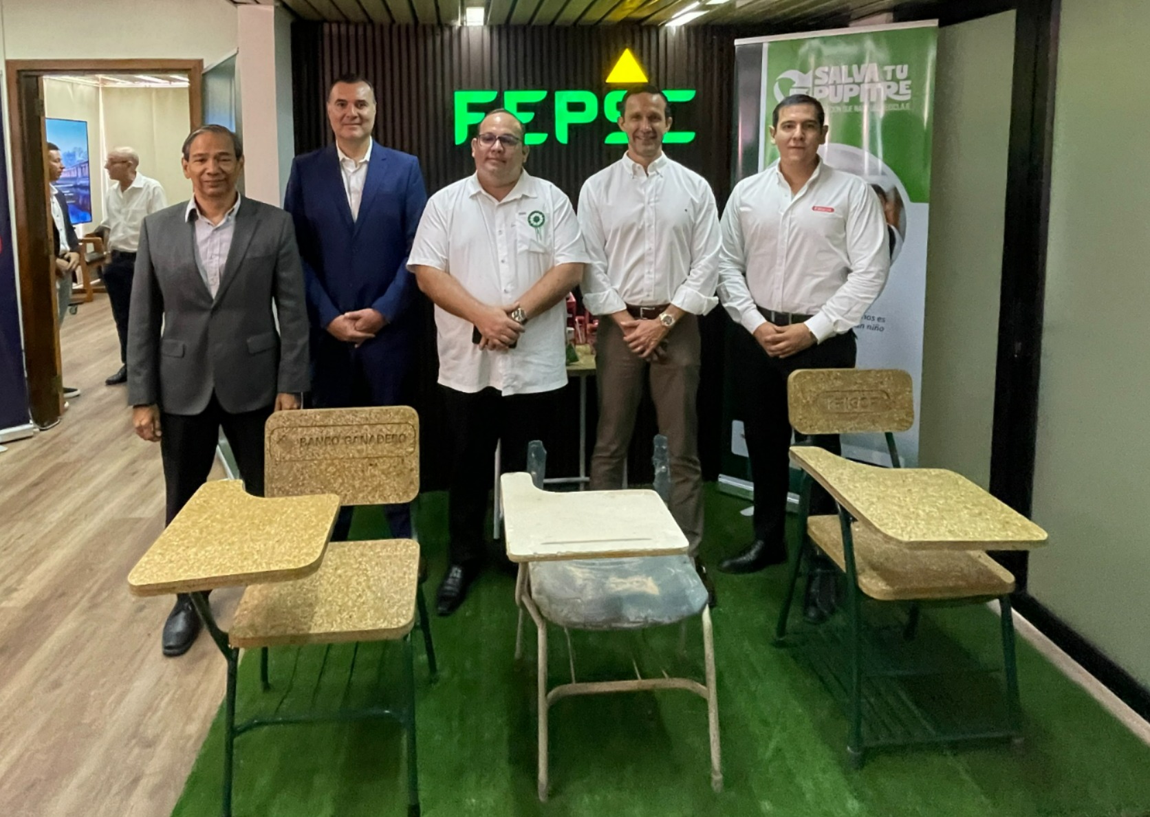 “Salva Tu Pupitre” busca nuevos aliados para llevar mobiliario escolar sostenible a más escuelas